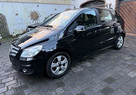 Mercedes-Benz B 180 2Hd Navi Sitzh. Mercedes Service TÜV Neu
