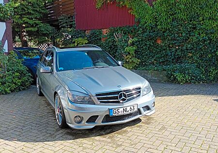 Mercedes-Benz C 63 AMG gebraucht kaufen Mercedes-Benz C 63 AMG , Carbon, Scheckheft, TÜV neu