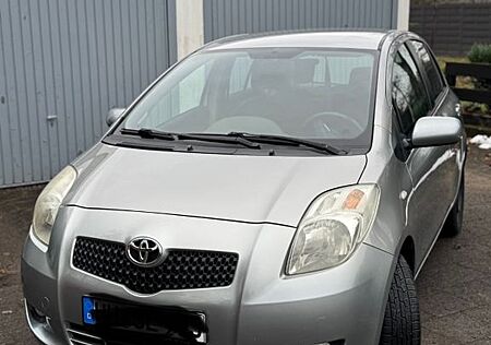 Toyota Yaris 1,0-l-VVT-i Cool Cool
