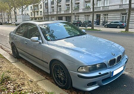 BMW M5 E39