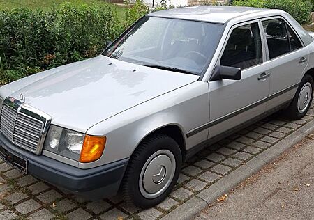 Mercedes-Benz 200 W124 H-Kennzeichen