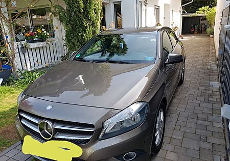 Mercedes-Benz A 180 -