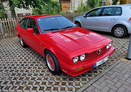 Alfa Romeo GTV GTV6 2.5 "Grand Prix"