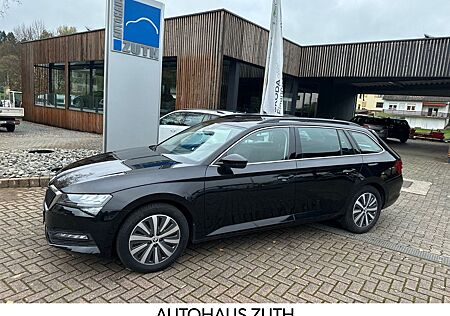 Skoda Superb Combi Ambition TDI DSG/AHK/Navi/RFK/Leder