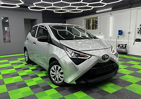 Toyota Aygo (X) Aygo (X) 1,0-l-VVT-i x-play x-play