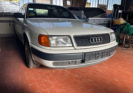 Audi 100