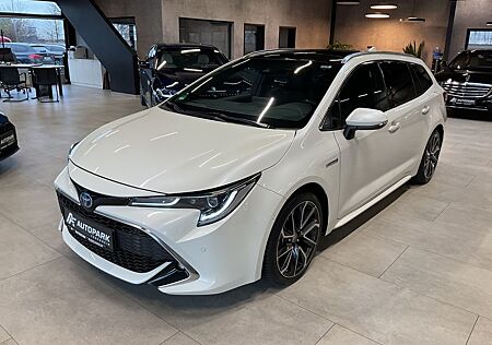 Toyota Corolla Tour. 2.0 Sports Hybrid Lounge Navi Pano