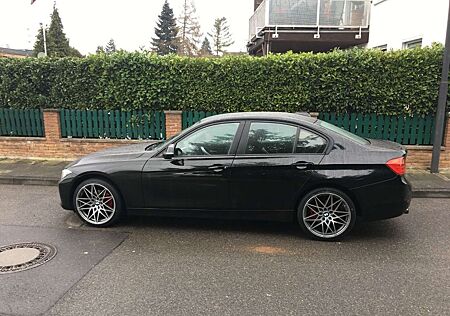 BMW 320i -
