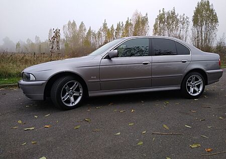 BMW 520i A -