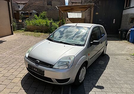 Ford Fiesta 1,3 Ghia Ghia mit Tüv