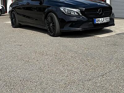 Mercedes-Benz CLA 180 -