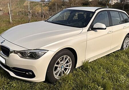 BMW 320i xDrive Touring Sport Line Automatic Spo...