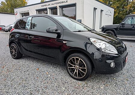 Hyundai i20 Style Automatik / Klima / Allwetterreifen