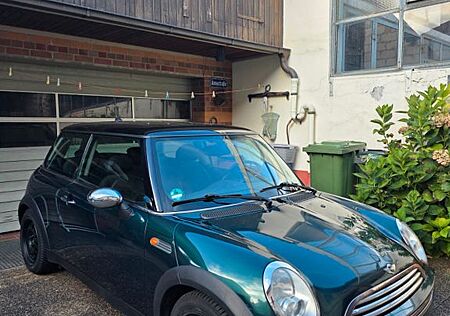 Mini Cooper Coupe Cooper 1.6 *Frisch poliert* Wenig km*