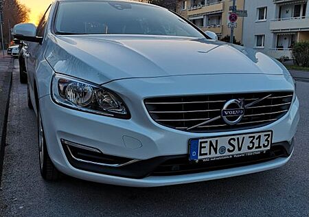 Volvo V60 T4 Geartronic Summum