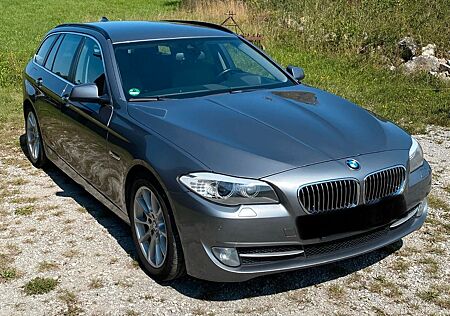 BMW 525d in grausilber metalic