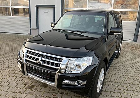 Mitsubishi Pajero 3.2 DI-D Diamant Edition/NAVI/DAB/7.SITZE
