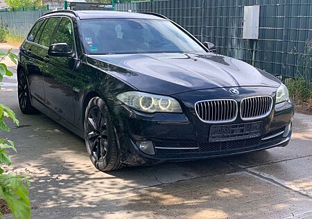 BMW 520d Touring - Pano*Head up*Navi Prot*