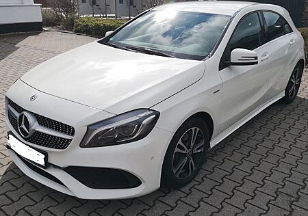 Mercedes-Benz A 200 d PEAK AMG +NAVI+GrDisplay+TotW+LED+uvm.