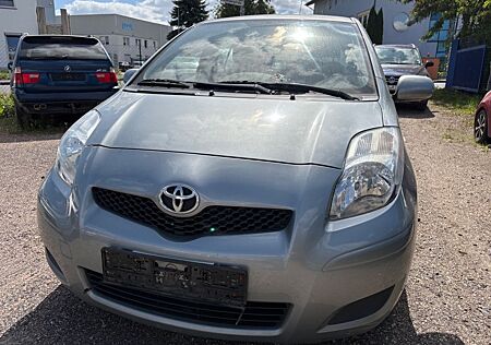 Toyota Yaris 1,0-l-VVT-i Cool