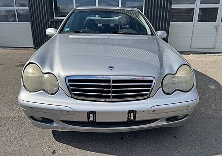Mercedes-Benz C 200 . Kompressor *Auto *Klima*Alu*Tüv 4/027