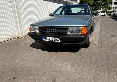 Audi 100