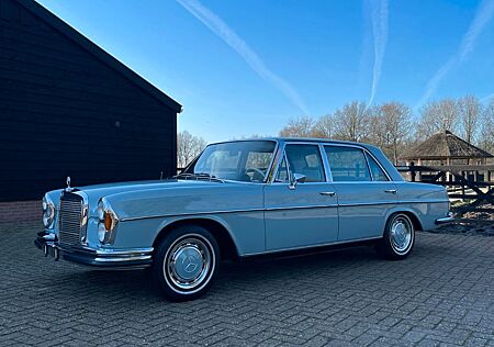 Mercedes-Benz 300 SEL 3.5 V8 CH Auto D-Zul. viele Unterlagen