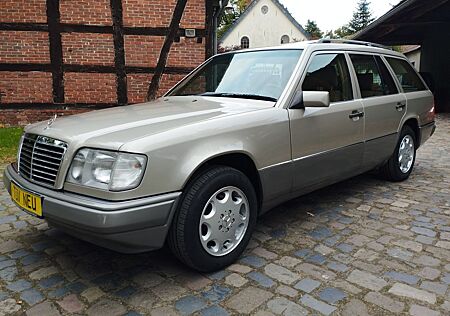 Mercedes-Benz 230 TE mit KLIMA,1.Hand exzellenter Zustand!