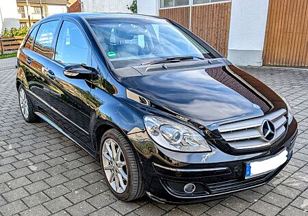 Mercedes-Benz B 200 -