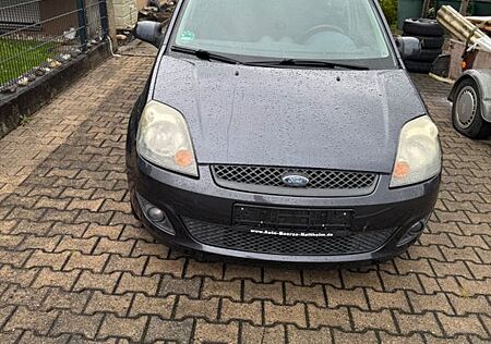 Ford Fiesta 1,4 16V Ambiente Ambiente