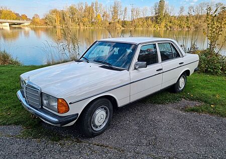 Mercedes-Benz 200