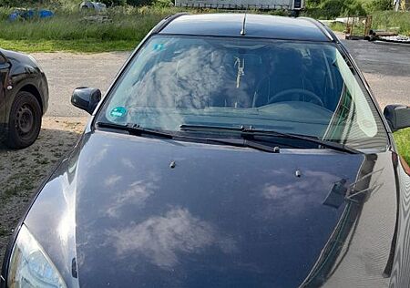 Ford Focus 1,6 Ambiente Ambiente