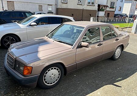 Mercedes-Benz 190 190E 2.0