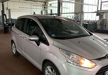 Ford B-Max 1,0 EcoBoost 74kW S/S Titanium Titanium