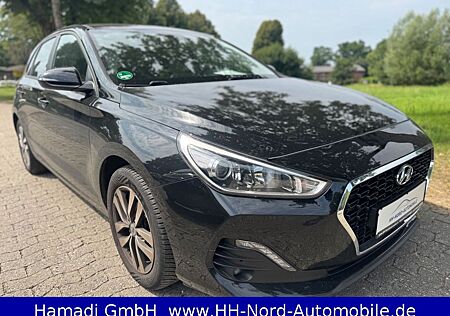Hyundai i30 YES! //KAMERA//NAVI//EXTRAS//