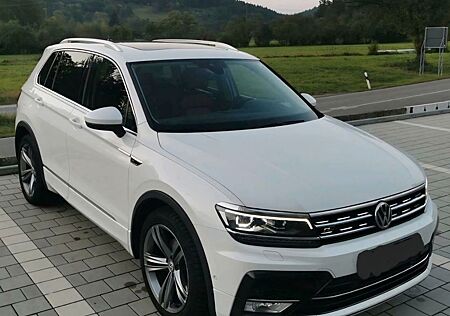 VW Tiguan Volkswagen R-LINE, Leder, Pano, KeyL,ess Virtual