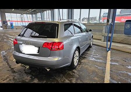 Audi A4 2.0 TFSI Quattro BUL 220PS