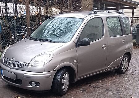 Toyota Yaris Verso 1.3 Sol VVT-i KLIMA AHK CD