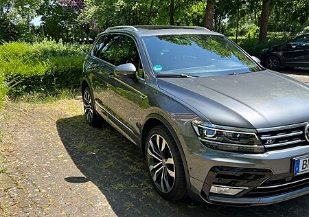 VW Tiguan Volkswagen 2.0 TDI 4MOTION R-Line Tüv Neu Scheckheft