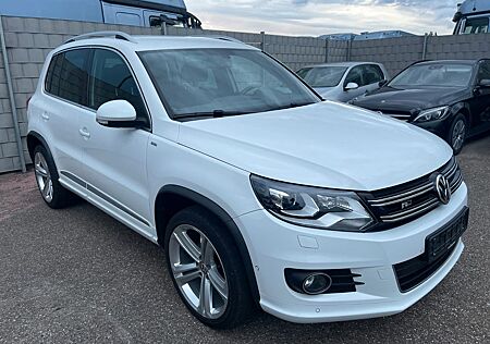 VW Tiguan Volkswagen 2.0TDI/DSG/4M BMT RLine/Bixenon/Navi/19"