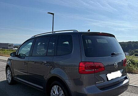 VW Touran Volkswagen *PANO*7SITZER*DSG*TEMPO*NAVI*