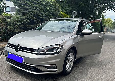 VW Golf Volkswagen 1.6 TDI DSG Variant Navi Abstandstempomat