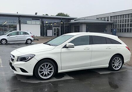 Mercedes-Benz CLA 200 Shooting Brake ,Xenon,Navi,AHK,8fach,TÜV