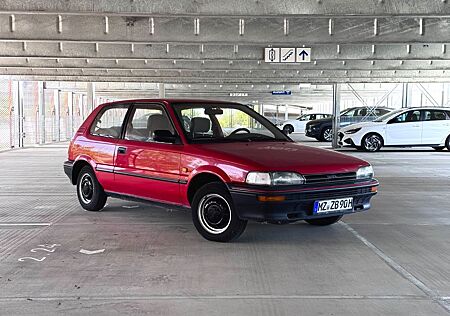 Toyota Corolla E9