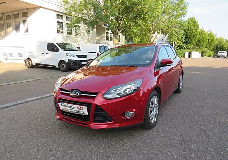 Ford Focus Turnier Titanium Navi Kamera Klima PDC SHZ