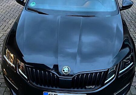 Skoda Octavia RS 2.0 TDI DSG 4x4 Standheizung
