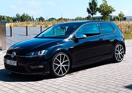 VW Golf Volkswagen 1.4 TSI R Line DSG BMT CUP