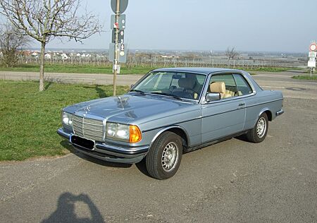 Mercedes-Benz C 230