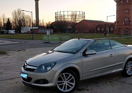 Opel Astra CABRIO BAUJ 2008/140PS /137954 KM/TÜV NEU