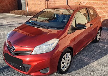 Toyota Yaris 1,33-l-Dual-VVT-i Cool